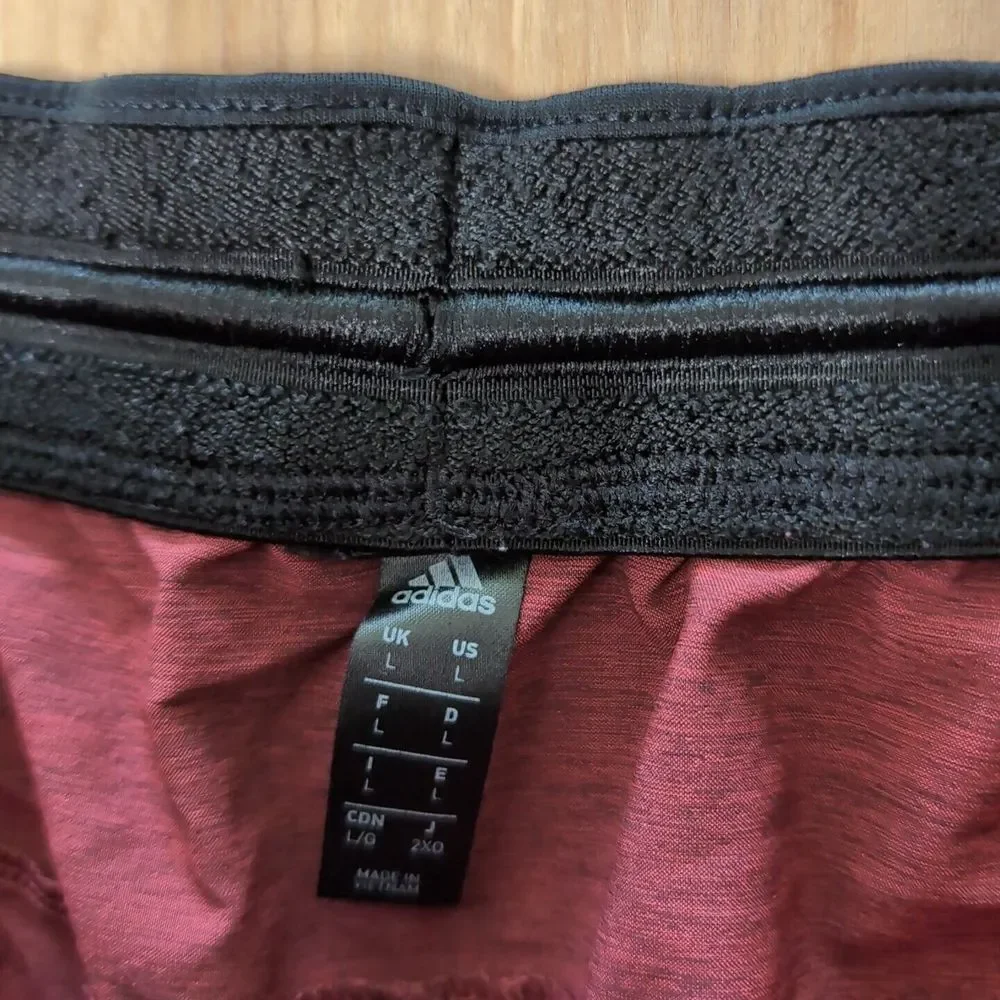 adidas AeroReady Vented Spandex Blend Red/Black Men's L Shorts Zip Pockets 28x9